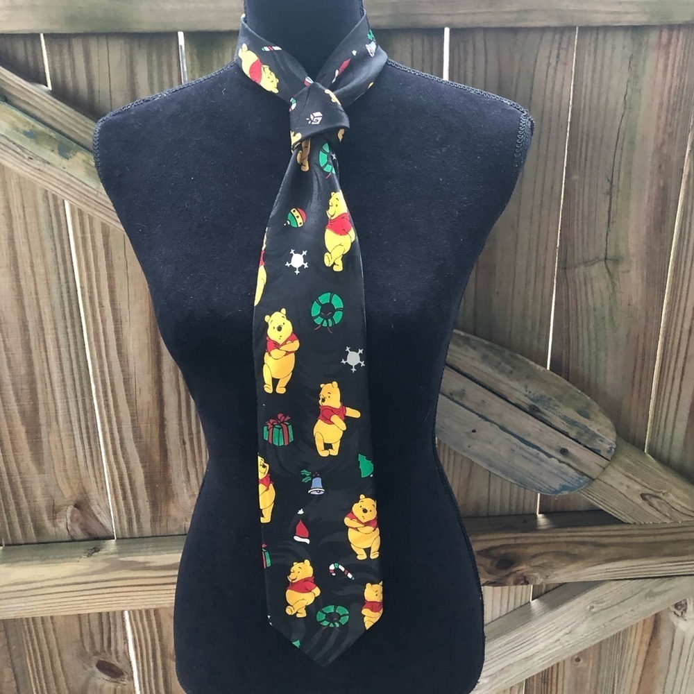 Disney’s Winnie the Pooh Christmas Holiday Tie